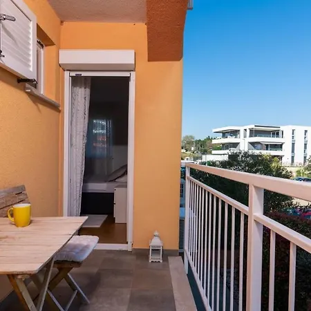 Giulia With Sea View In Novigrad 4*