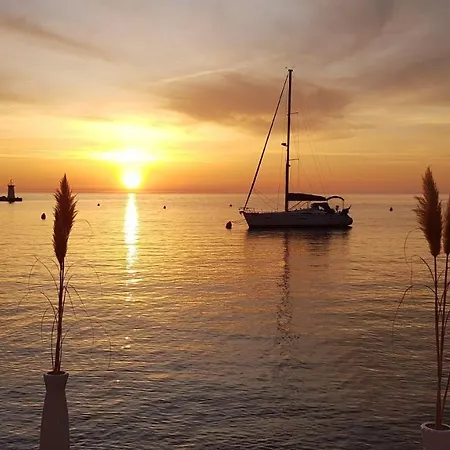 Affittacamere Giulia With Sea View In Novigrad Novigrad Istria