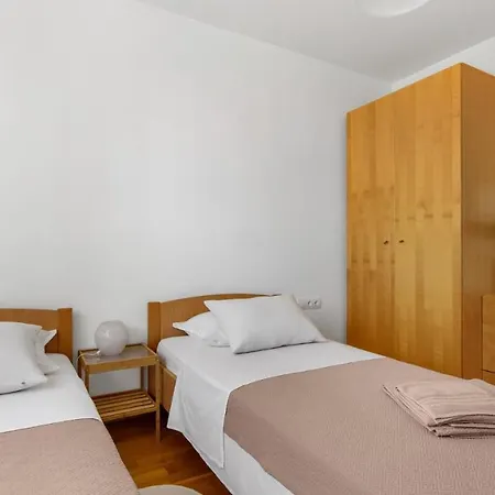 Guest house Giulia With Sea View In Novigrad