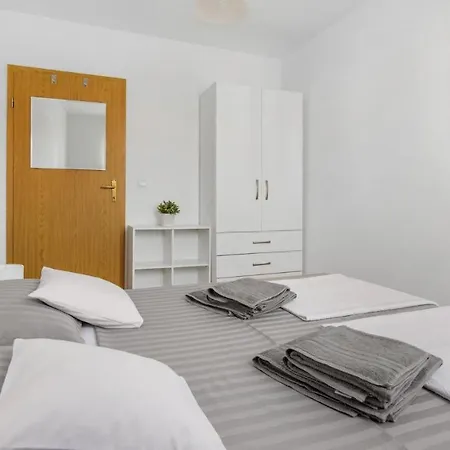 Guest house Giulia With Sea View In Novigrad *