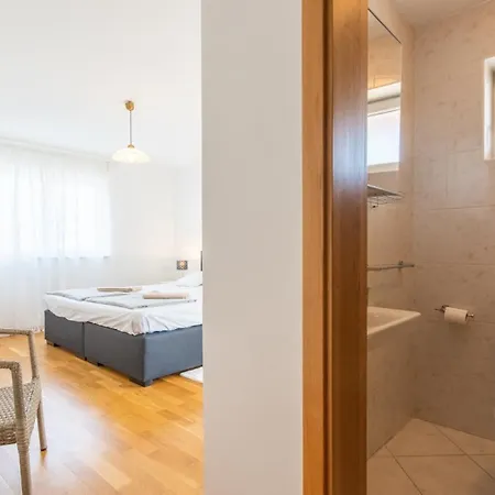 Giulia With Sea View In Novigrad Guest house *