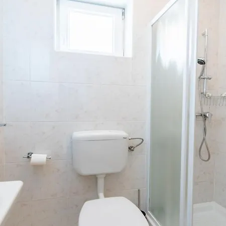 Guest house Giulia With Sea View In Novigrad *