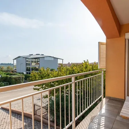 Guest house Giulia With Sea View In Novigrad