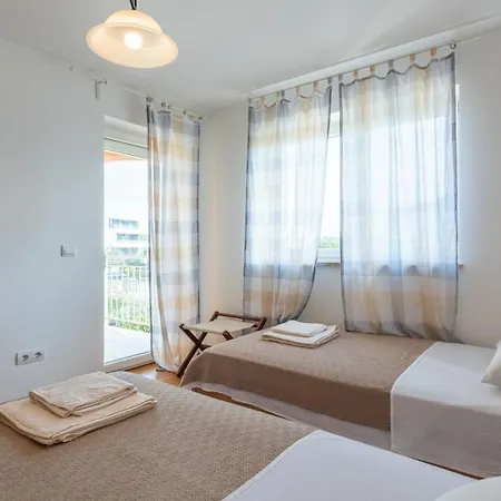 Affittacamere Giulia With Sea View In Novigrad 4*